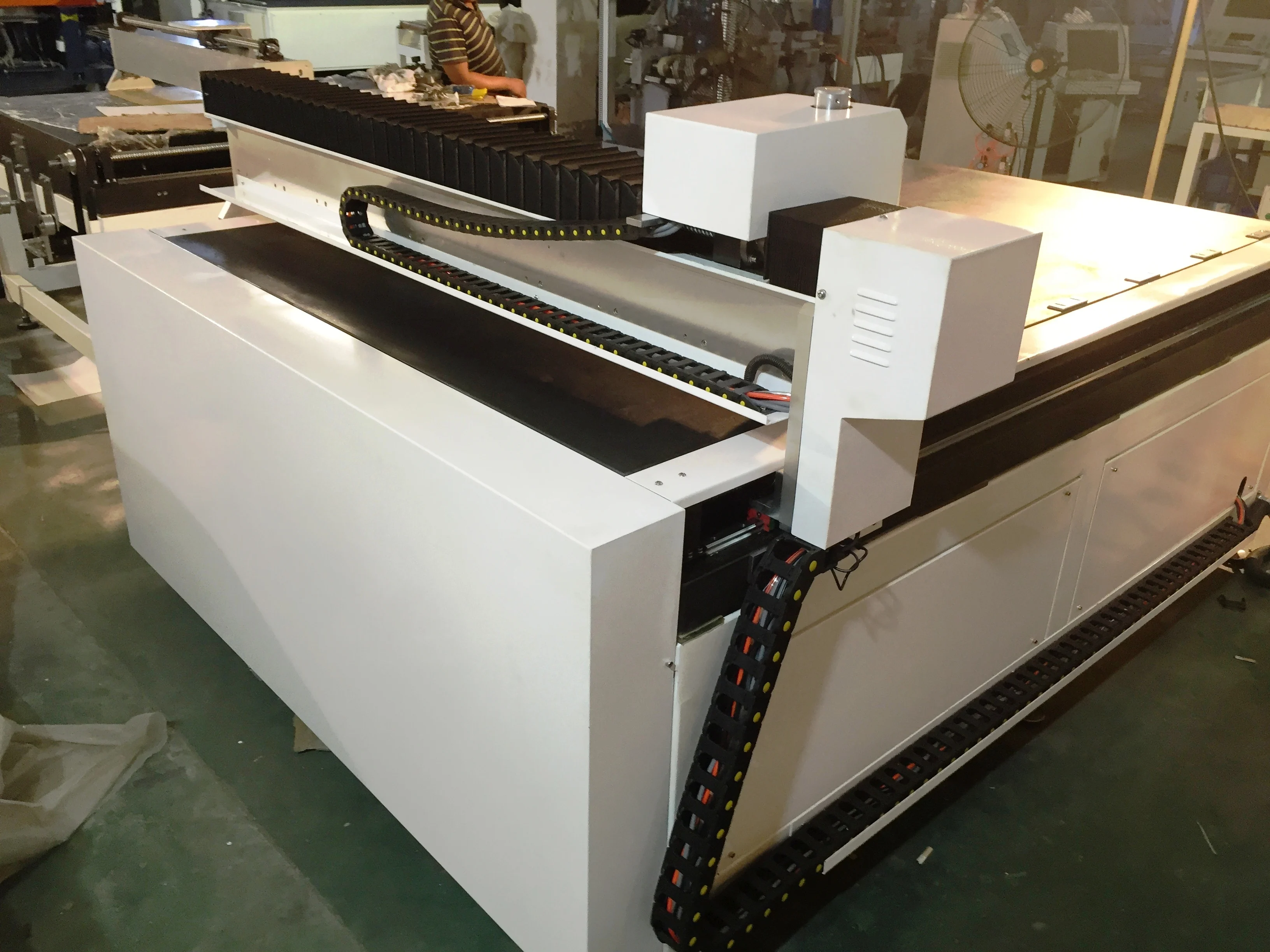 Cnc Small Automatic Round Shape Glass Cutting Machine For