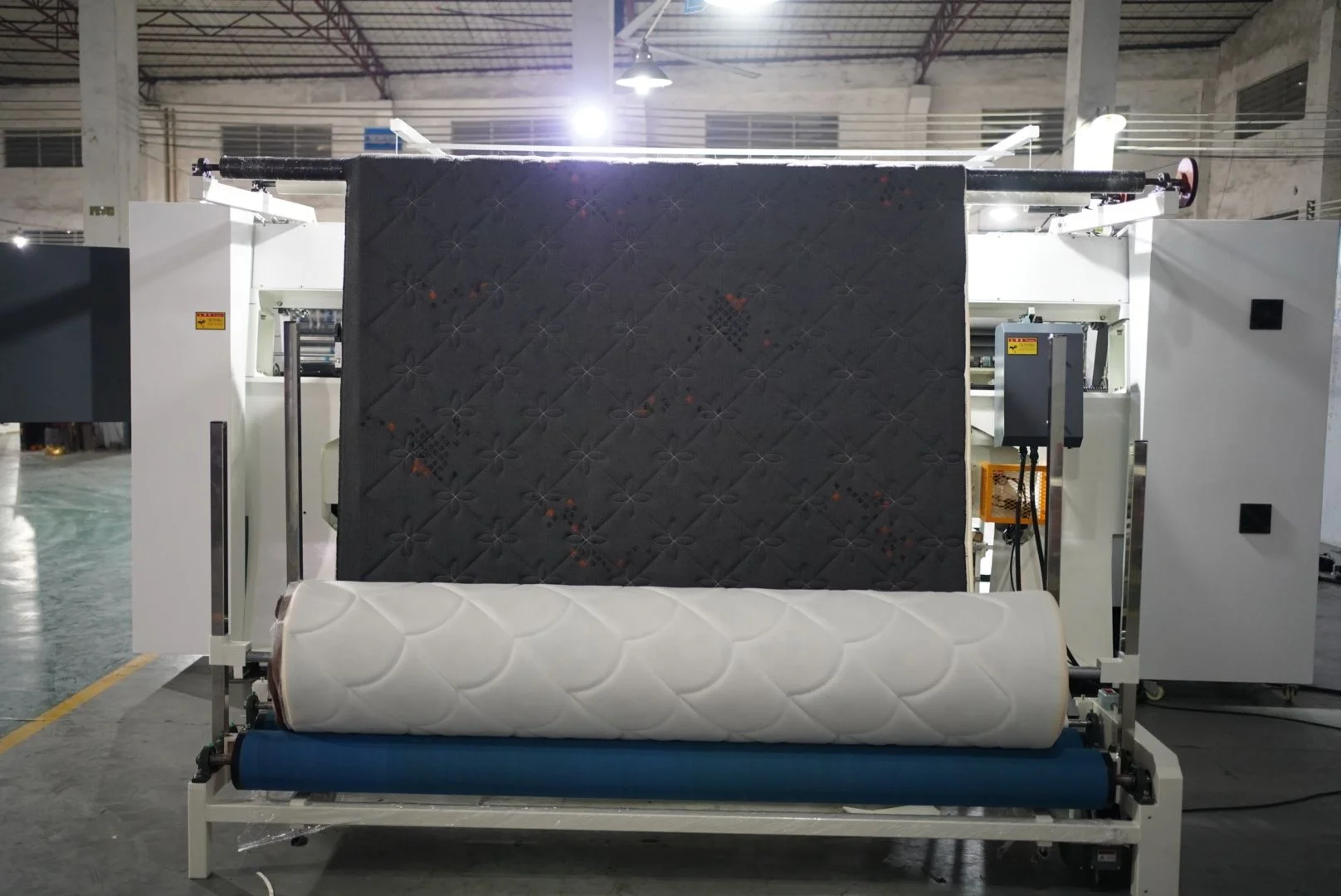 Высокоскоростной Компьютеризированный стеганый станок для матрасов система преобразования