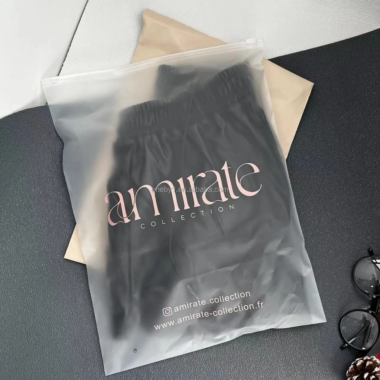 Custom Matte Print Pe Zipper lock Poly Zipper Lock Frosted Plastic Packaging Bag For Clothes and shoes