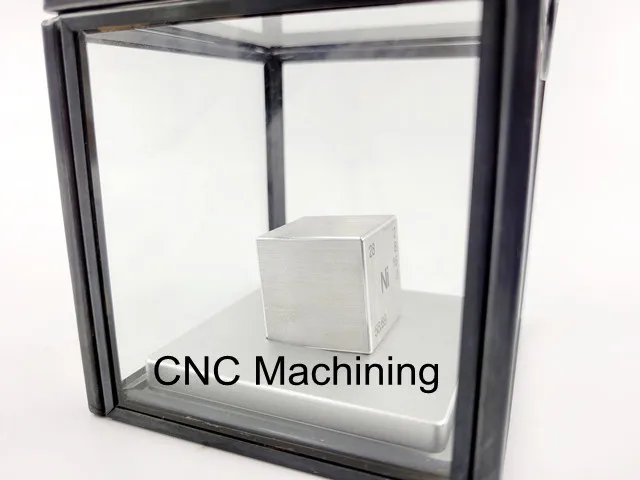 2N6 Nickel Cube Customized Table Display High Purity  Metal Cube with Al Alloy Base glass box