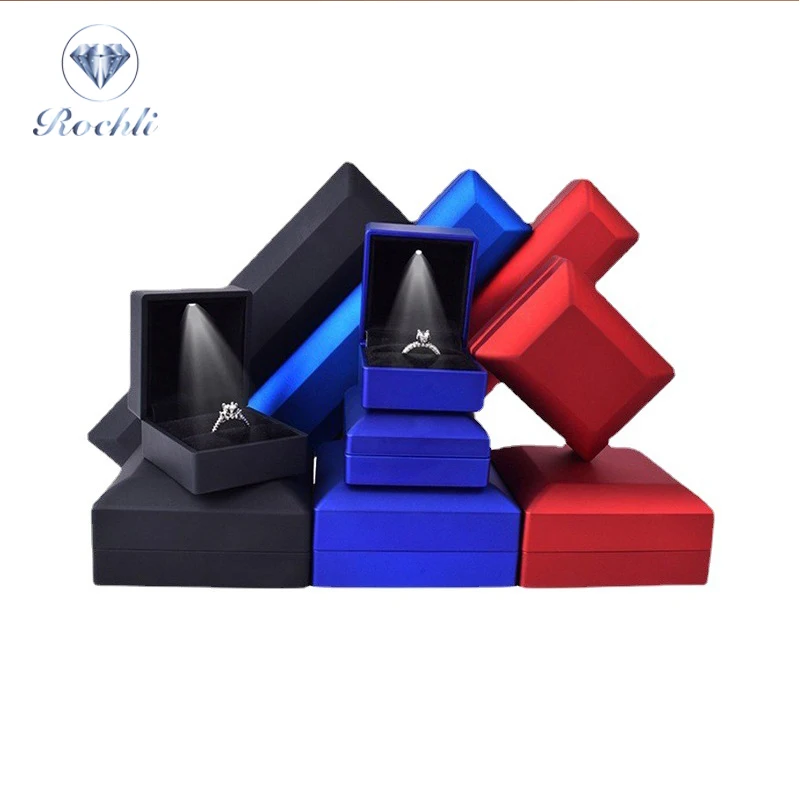 2022 Hot Custom Color LOGO Jewelry LED Light Ring Box Ring Bracelet Pendant Bangle Engagement Jewellery Boxes with Light