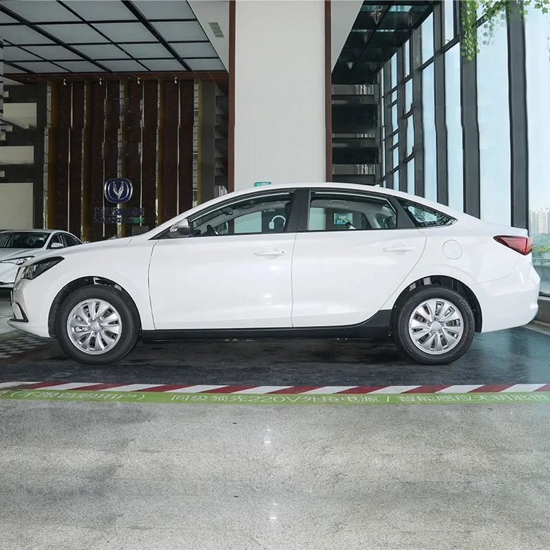 Произведенные в Китае электромобили Changan Yidong Eado Plus Ev 2022 Ev460