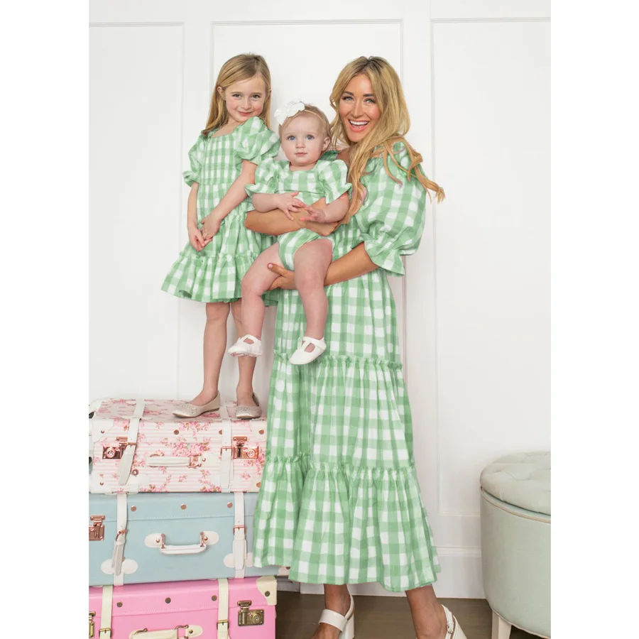 Индивидуальные одинаковые платья Yiyuan повседневные для мамы и я оптовая продажа семейные Макси-платья меня