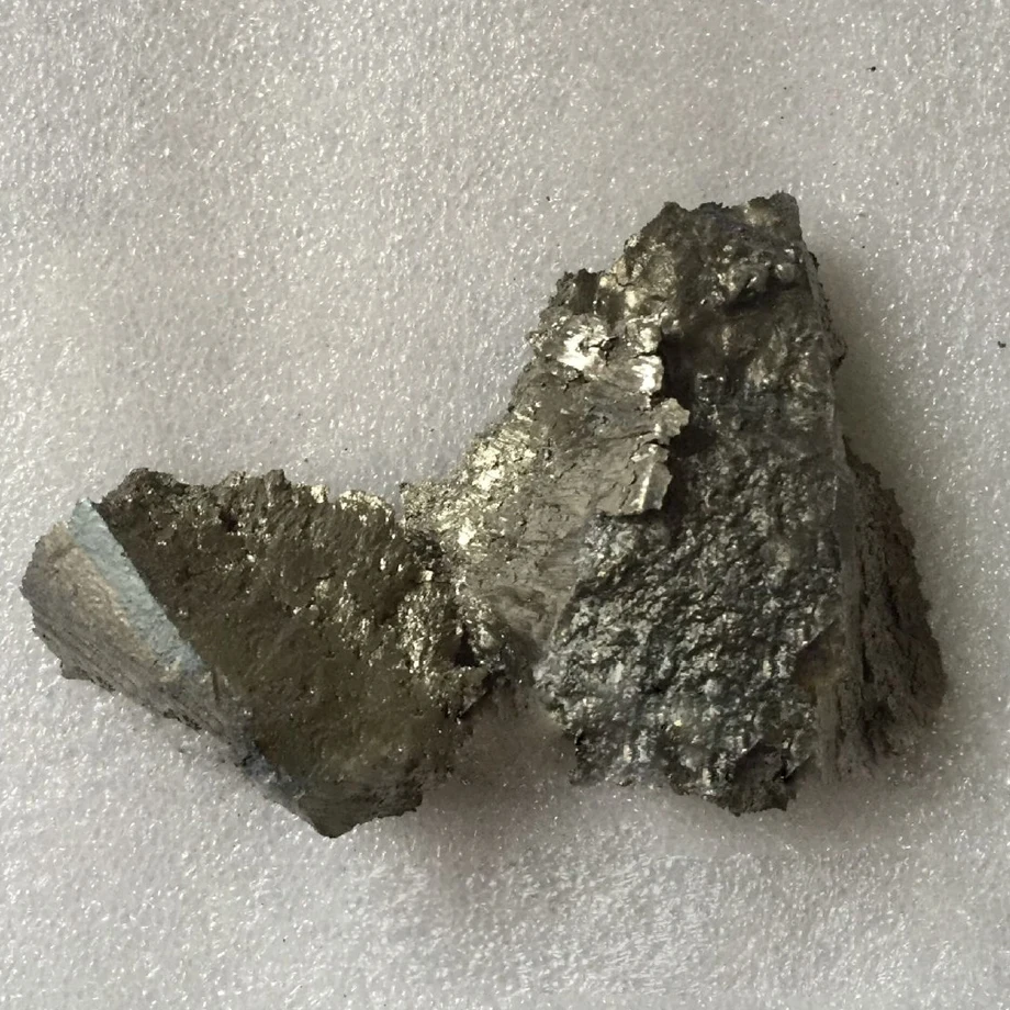 Factory Price Gd 99.9% Customized Shape Block Rare Earth Alloy Ingot Lump Terbium Metal