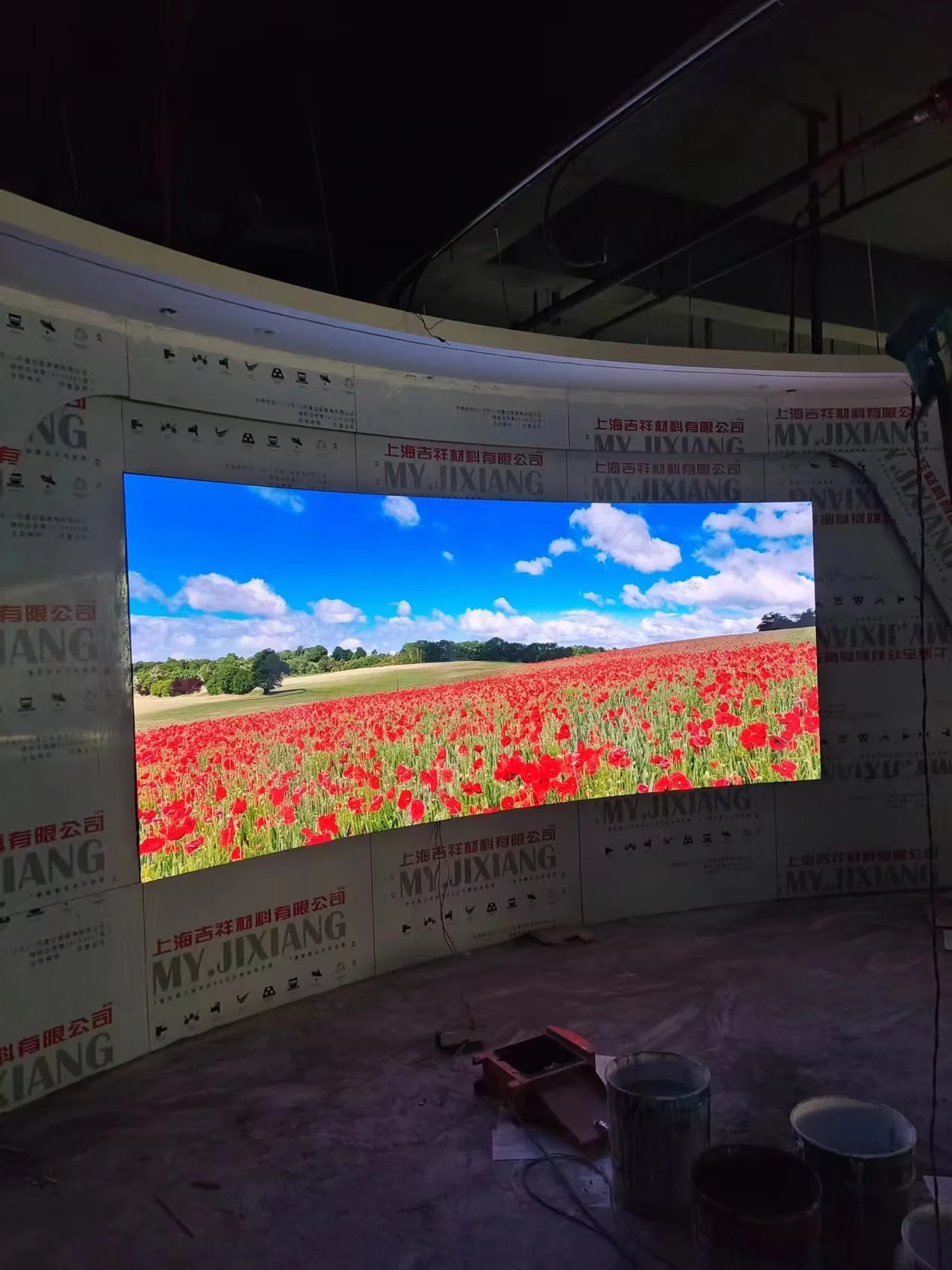 P1.5 P1.8 P2 P2.5 HD Indoor LED Display Advertising Screen Fine Pitch LED Video Wall Display