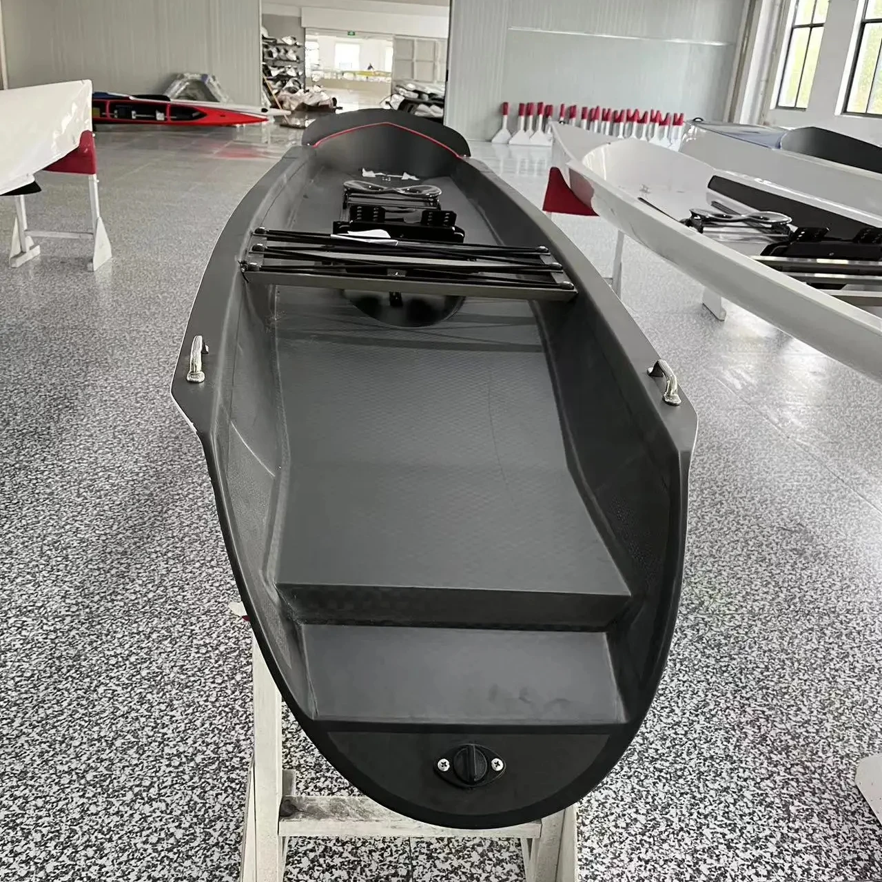 Высококачественная прибрежная гребная лодка для устойчивости и скорости Сокола