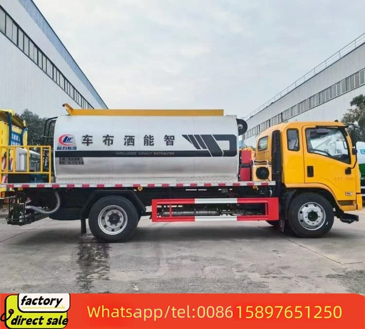 China Intelligent Asphalt Distributor Truck CLW5912QYYCQ Asphalt Equipment tank with 4.5m Sprying Width