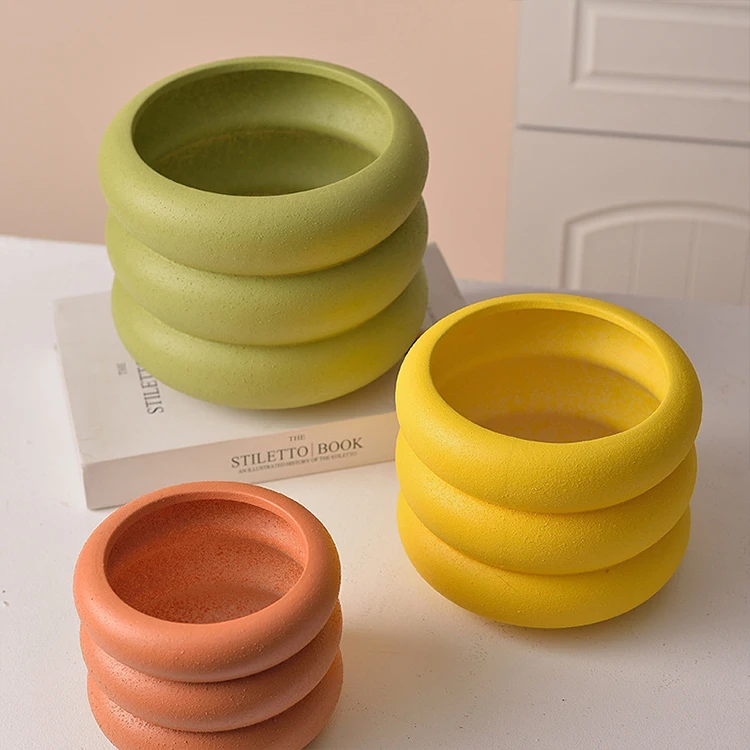 Wholesale Modern Nordic Creative Well-Structured Ceramic Succulent Plant Flower Vase for Home Hotel Office Decoration