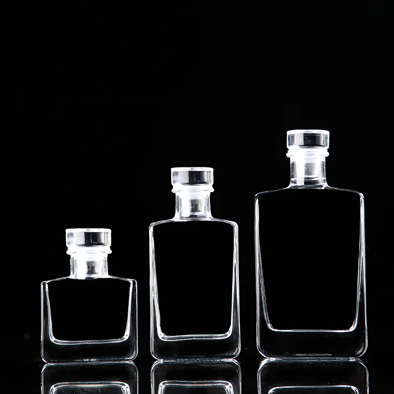 50ml/100ml/200ml  Lead Free Plain Luxury Glass Bottle for Whiskey/Brandy/Vodka with glass lid