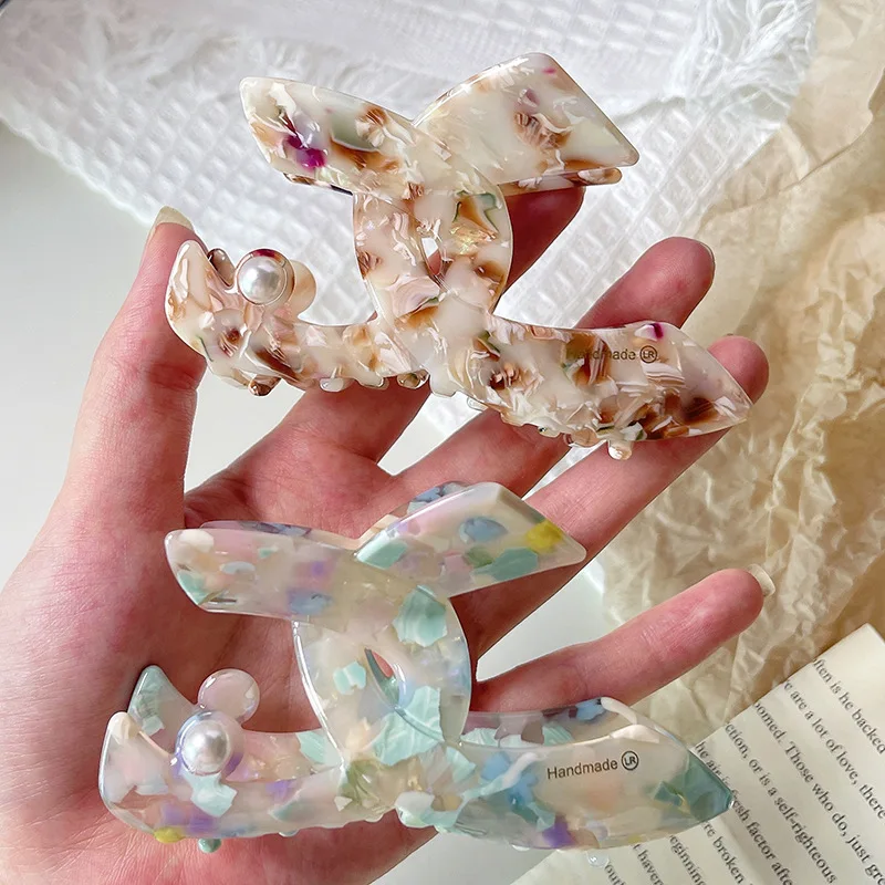 New style small fragrant style pearl grip clip Advanced Sense Color Acetic Acid Hairpin Top clip South Korea delicate shark clip