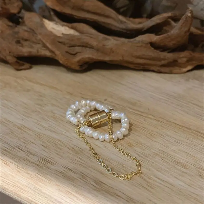 2022 Hot Sale Simple Sweet Pearl Magnet Ear Clip Earrings Link Chain No Ear Piercing Pearl Ear Cuff Earrings