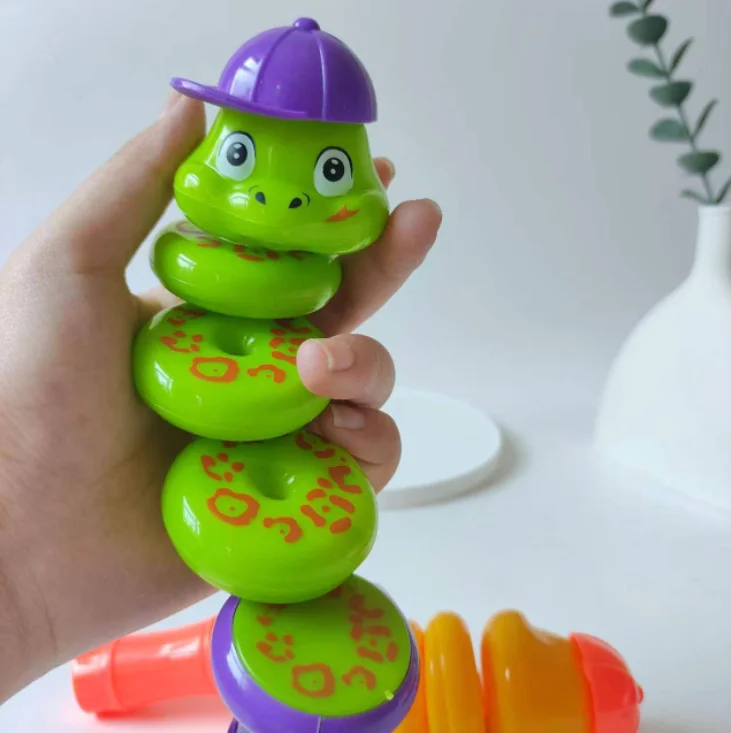 Wholesale high quality whistle Twist snake and duck toys decompression swing power controlled balance swing toys