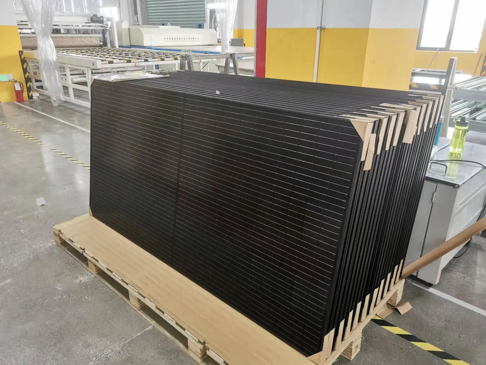 Europe Black Frame Solar Panel Mono 450w 460w 470w 480w With Black Frame High Efficiency Solar Panels OEM orders