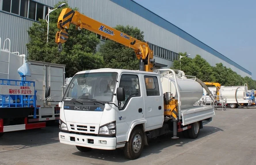 4x2 Japan brand elf 2 ton mini cantilever crane with sewage suction truck