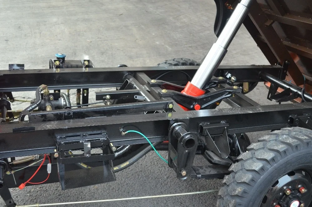 motorized gas powered three wheel sanitation tricycle with dump with closed cabin