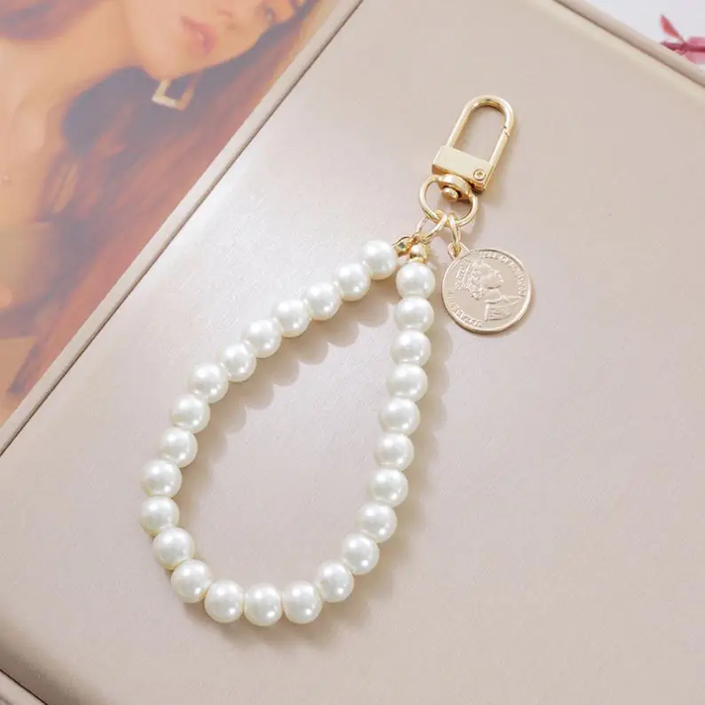 Vintage Pearl bracelet keyChains Women Cellphone Straps Boho Telephone Lanyard Phonecase Charms Keychain Car Key Bag Accessories