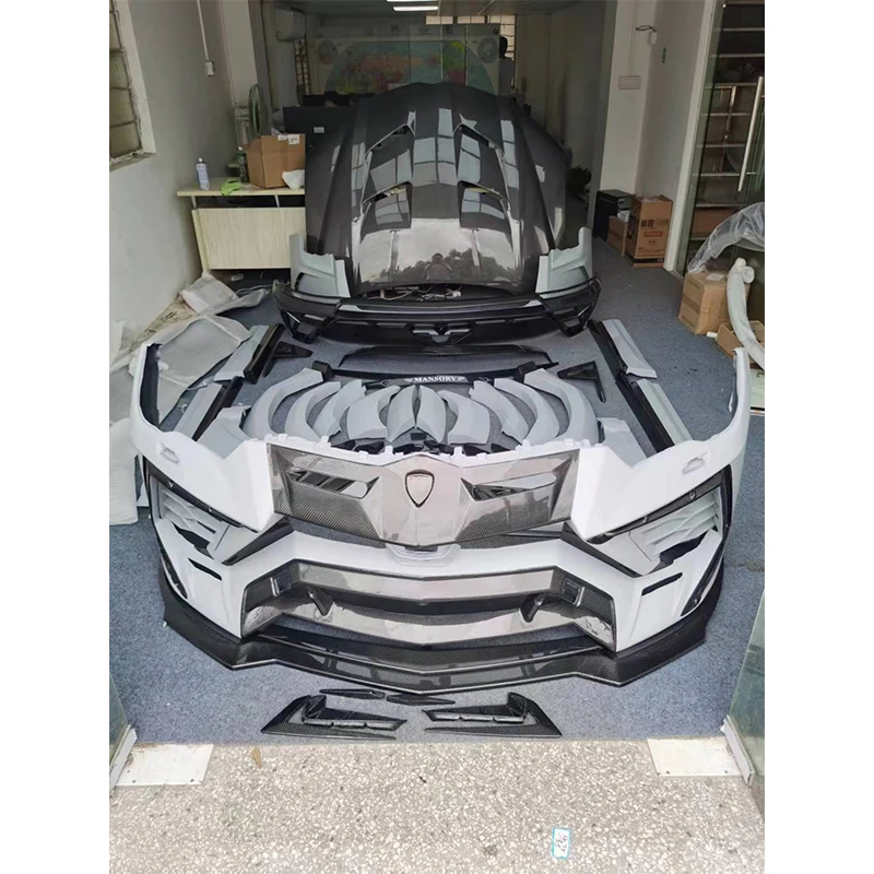 Runde Hight Quality Car Bumpers For Lamborghini URUS MSY Wide Body Kit Front Rear Bumper Fender Side Skirts Wheel Eyebrow