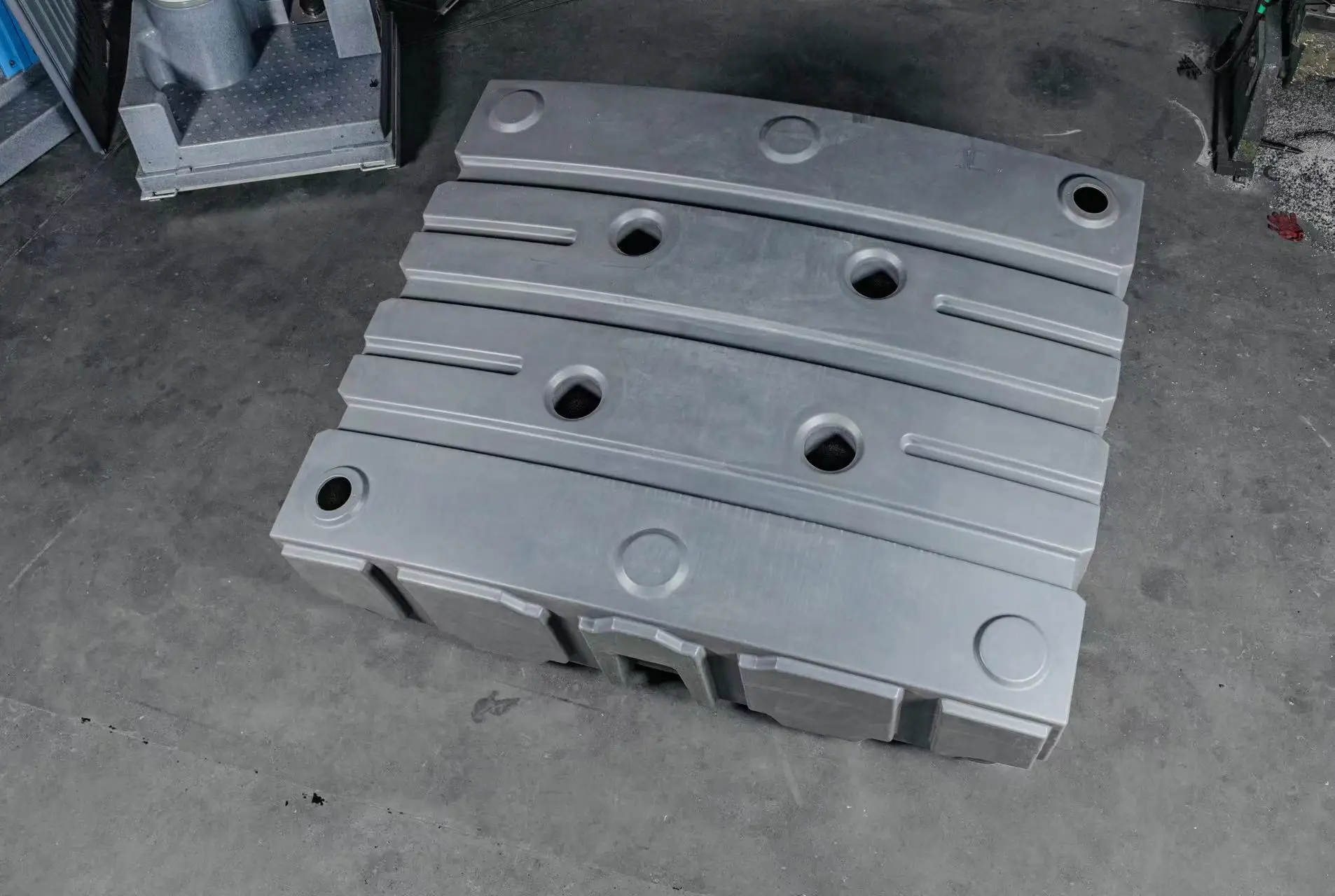 Factory customized 2000L 4000L 6000L septic tank with steel frame  for Industrial and Residential