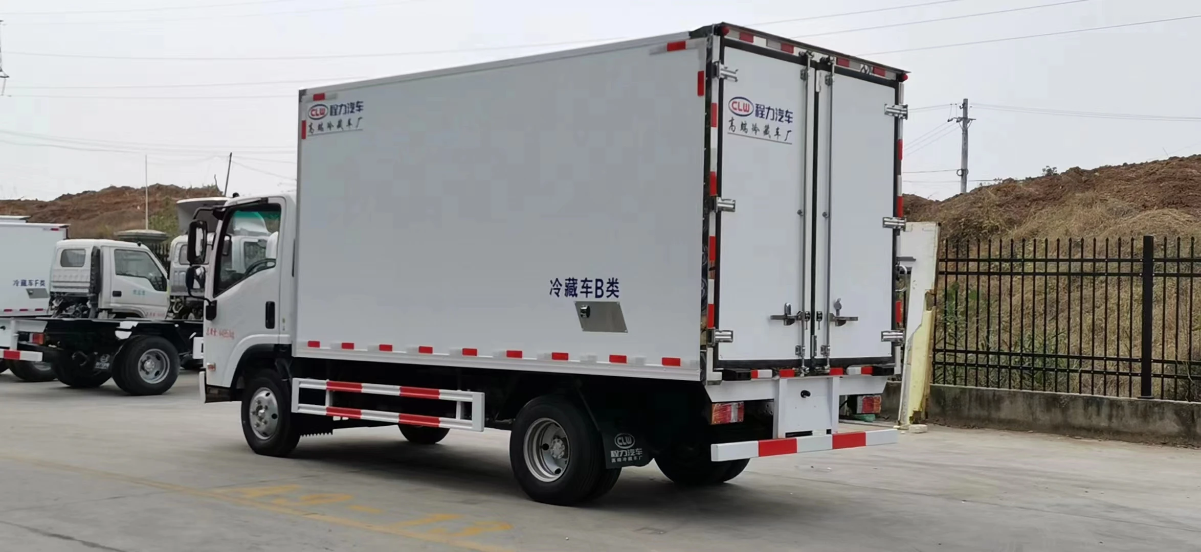 Isuzu KV600 Npr 4*2 6 колесный рефрижератор с морозильной камерой