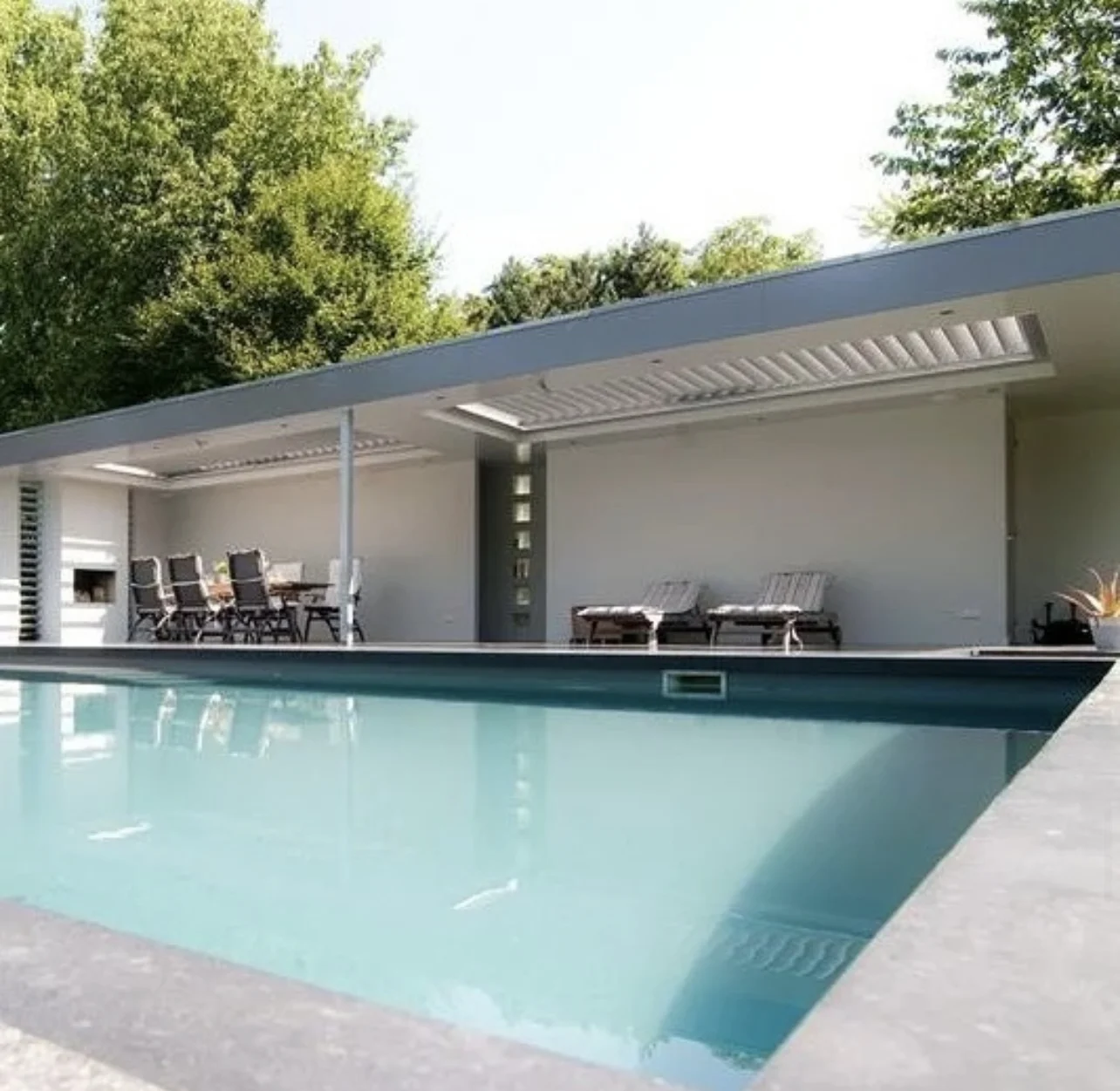 Automatic Control Roller Shades Wind Resistance outdoor waterproof Garden Sunshade Pergola