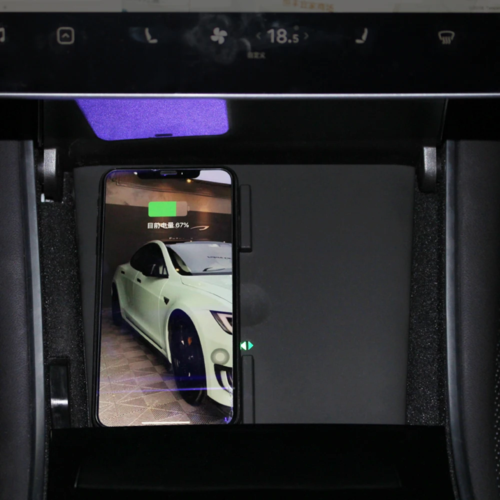 OEM Wireless Charger Dual USB Ports 20W Output Car Wireless Charger For Tesla Model 3 Fit for iPhone 11