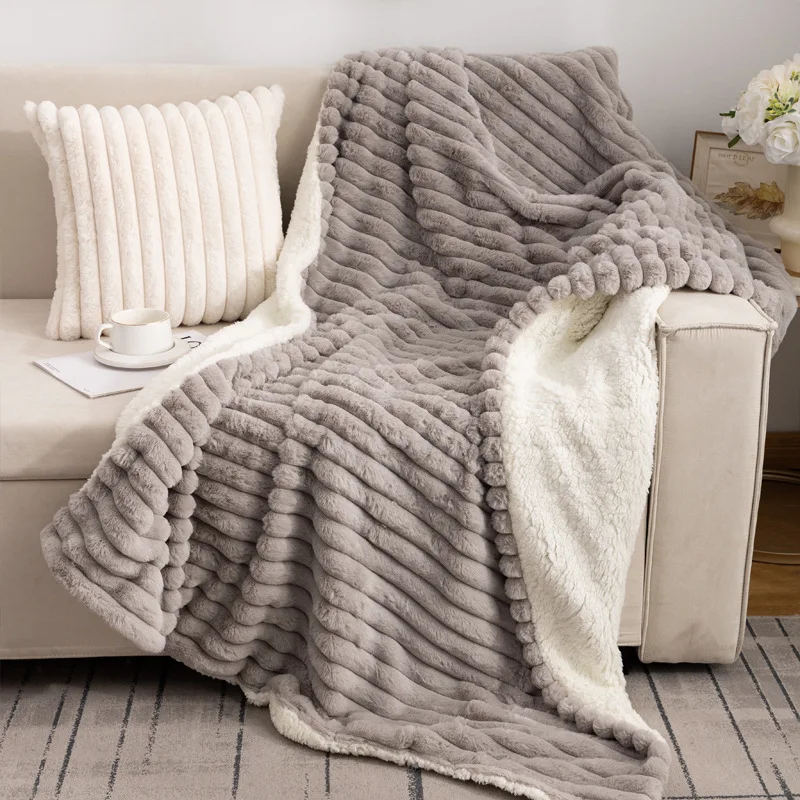 2023 Hot Sales Super Soft Dyed Polar Flannel Fleece Modern Solid Color Design Striped Throw Blanket Plush Baby Sofa Blanket