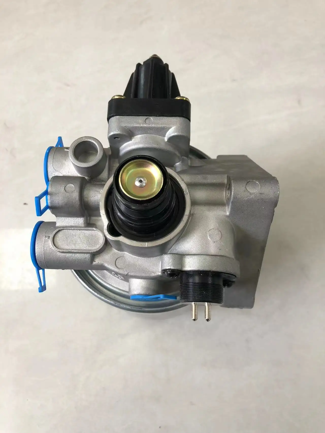 Heavy duty truck parts air compressor air dryer assembly 4324101520