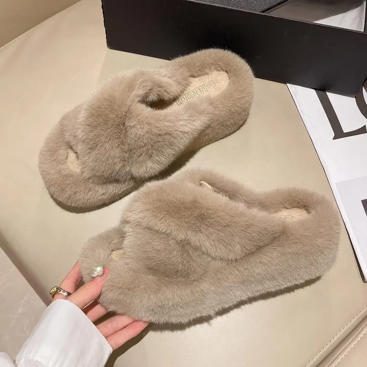 Greatslides Hot Selling Luxury Designer Women Sandals,Ladies Slippers Flat 2023,Cute Slippers For Women Raccoon Fur Slides