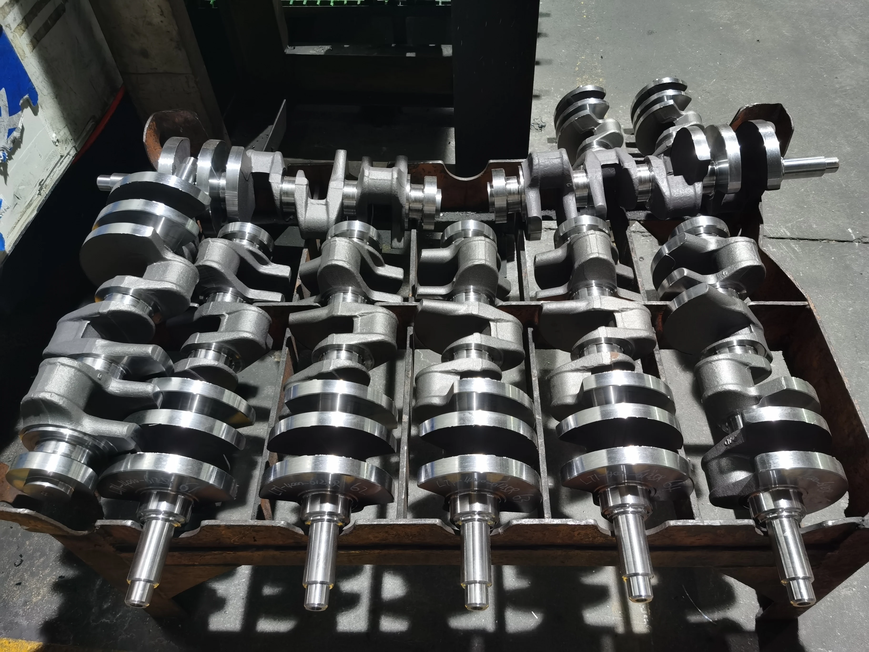 Diesel Engine Spare Parts 03L105021 Crankshaft for V-W- 2.0 Amarok