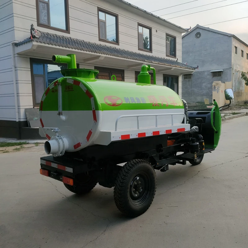 Small diesel sanitation truck,Three-wheeled sewage suction truck septic tanker, 3 cubic meters garbage collection vehicle
