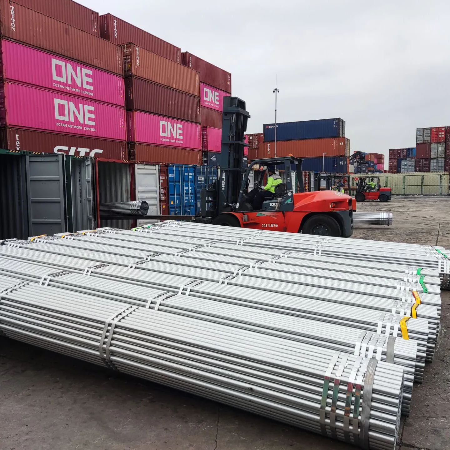 Оцинкованные стальные трубы и труба для строительных лесов 43 мм из оцинкованной стали горячего