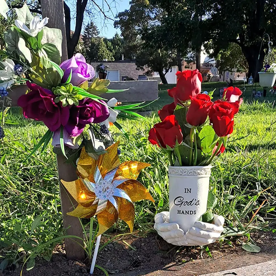 Handcrafts Custom wholesale Resin Angel Statue Memorial Grave Flower Holder Vase Garden Decoration