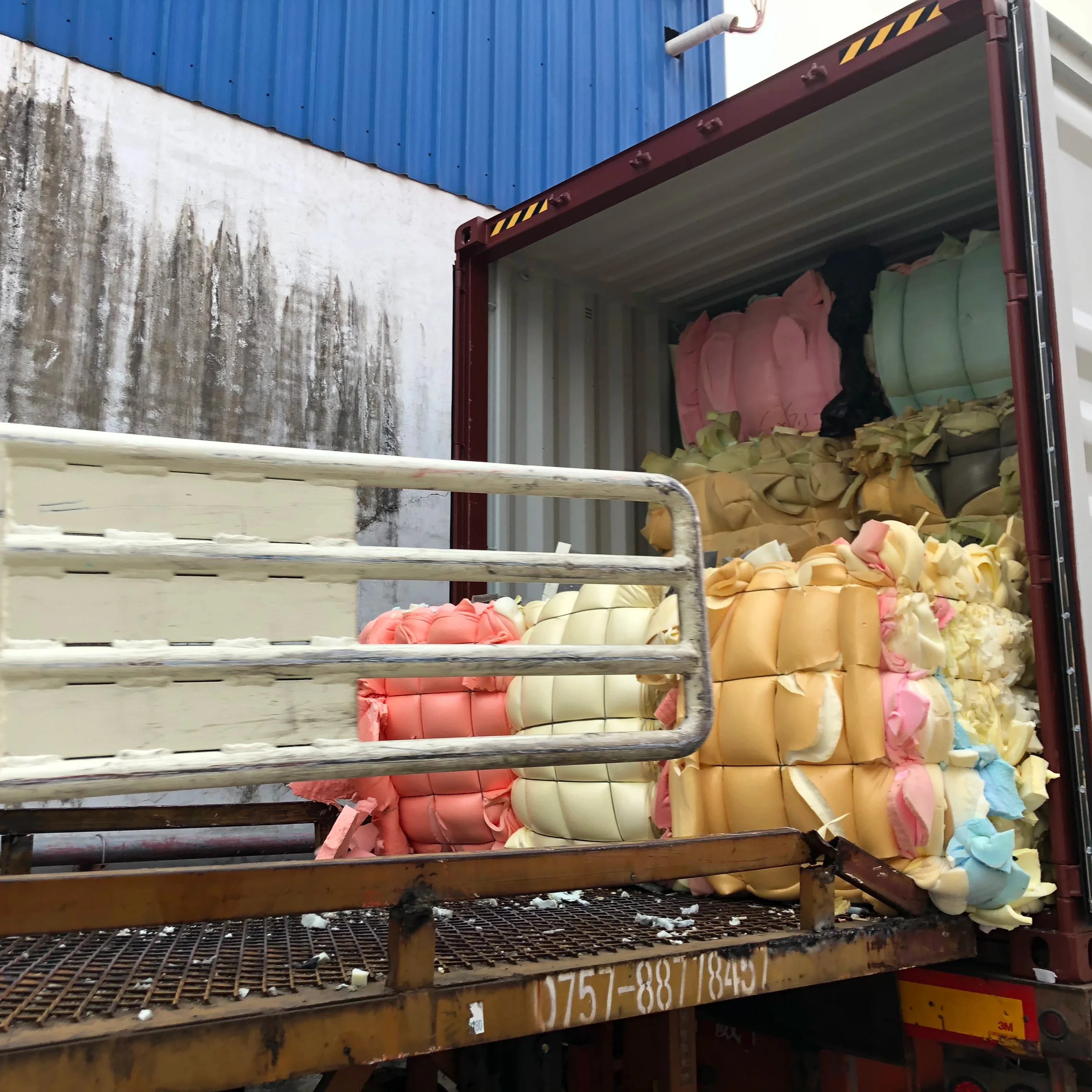 Best Quality Custom Plastic Foam Scrap High Quality Low Price PU Foam Scrap Recycle Foam Sponge Waste