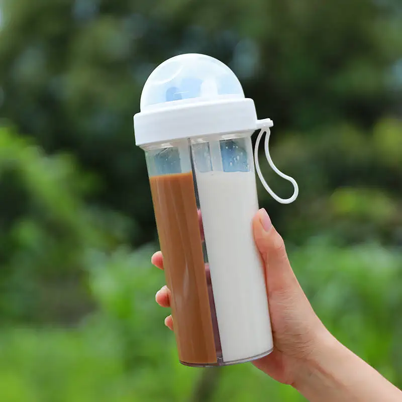 Hot innovation Cute 20OZ 600ml Double Straws Plastic Sport Water Bottle for Outdoor Gym Office Fitness