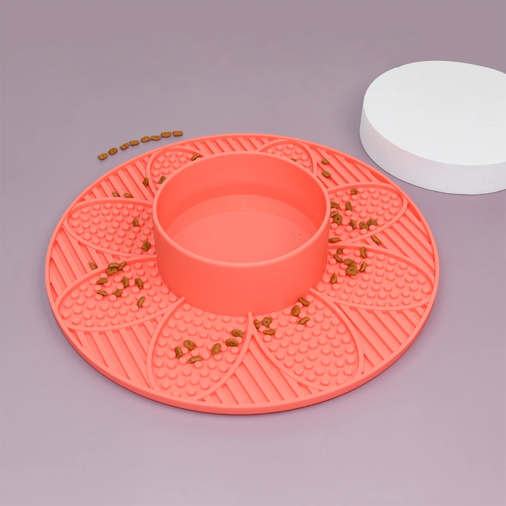 BPA Free Food Grade Silicone Pet Slow Feeding Bowls Non Slip Dishwasher Safe Lick Mat for Dogs and Cats