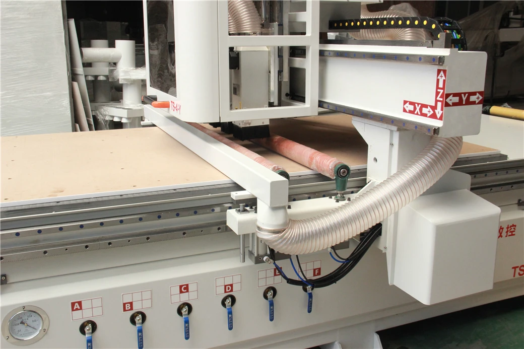 
TS-4-Y 0.1MM Processing Precision 1325 3D Wood cnc router machine with pressure roller 