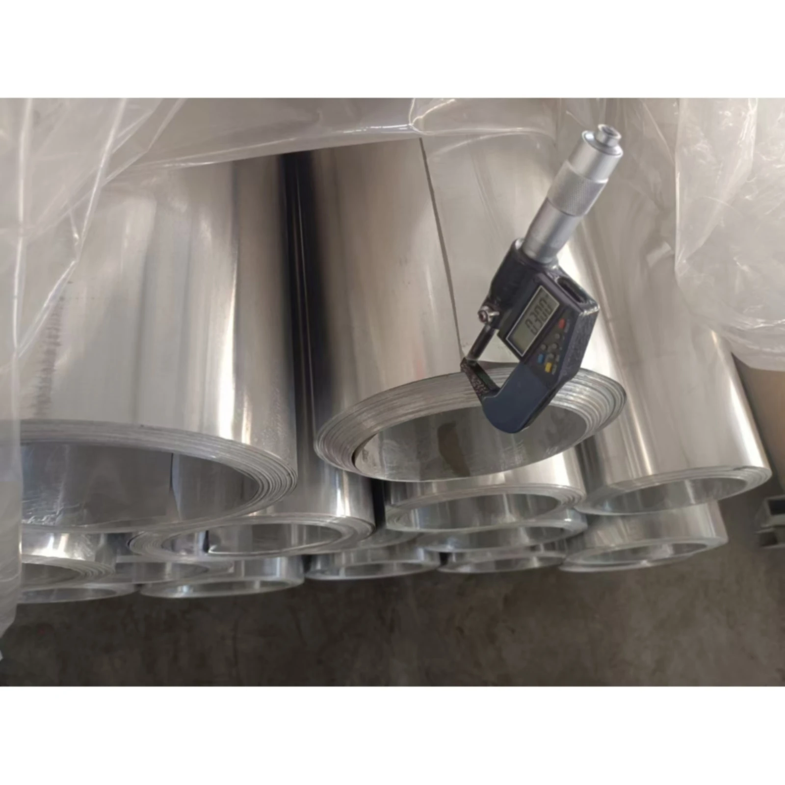 China Wholesaler Recyclable Lubricated Surface 8011 H16 10 Micron Aluminum Foil