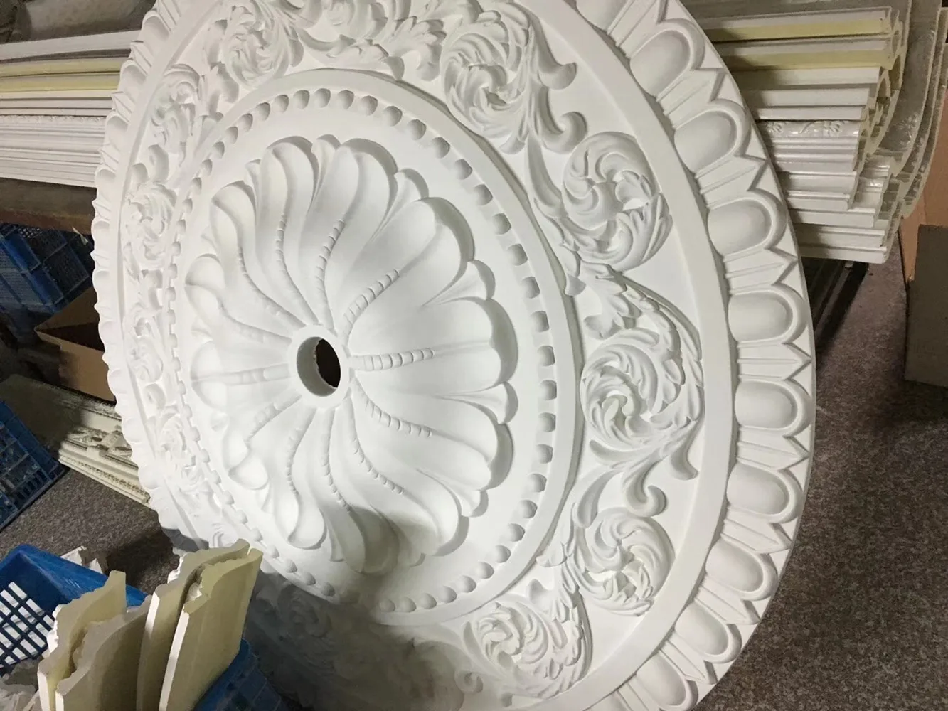 Office building kitchen decoration material building renovation rose medallion polyurethane PU foam ceiling medallion