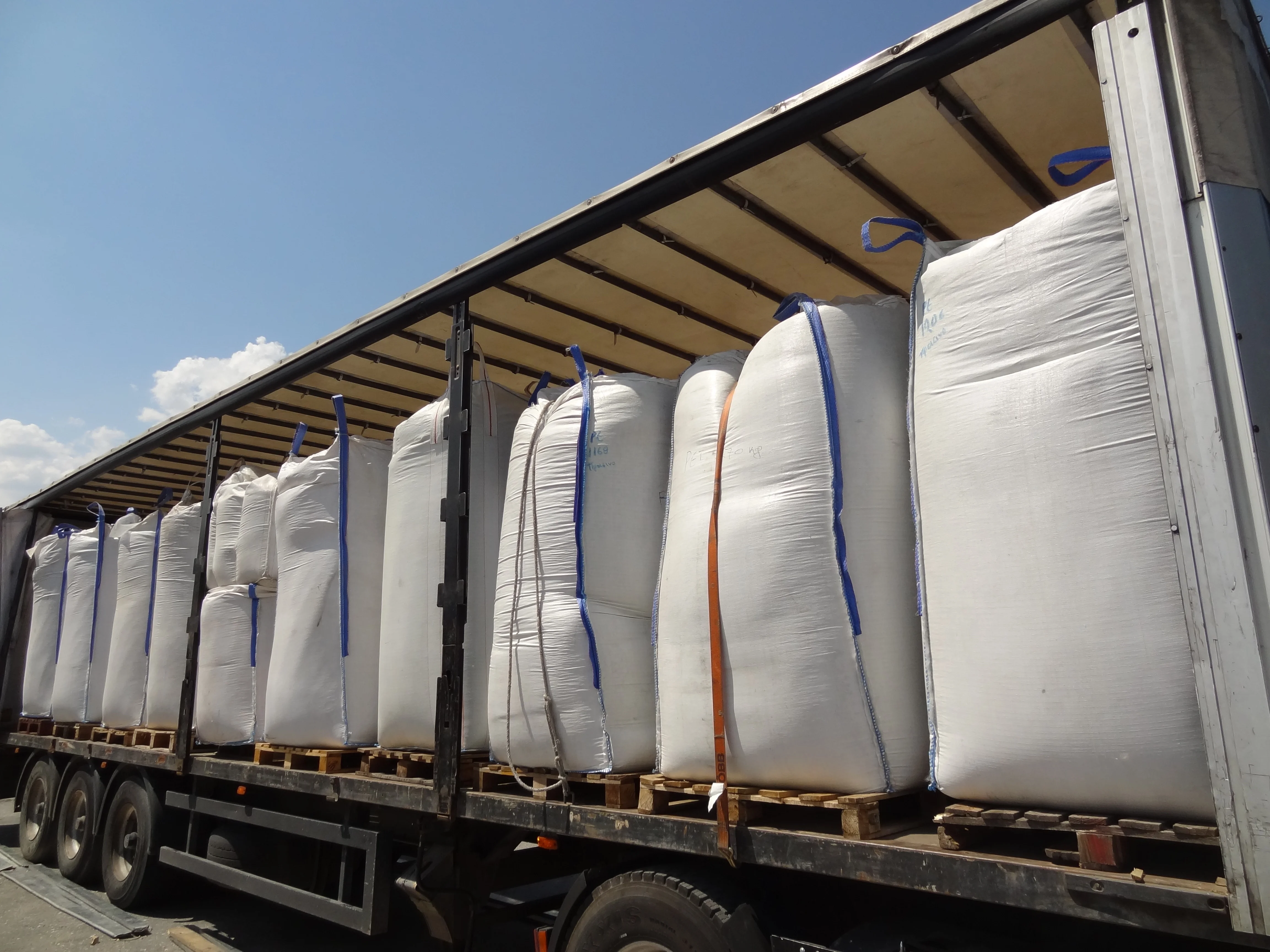 PP GRIND (REGRIND) FROM FRUIT CRATES - CASES (MIX COLOR) IN BIG BAGS SCRAP / WASTE.