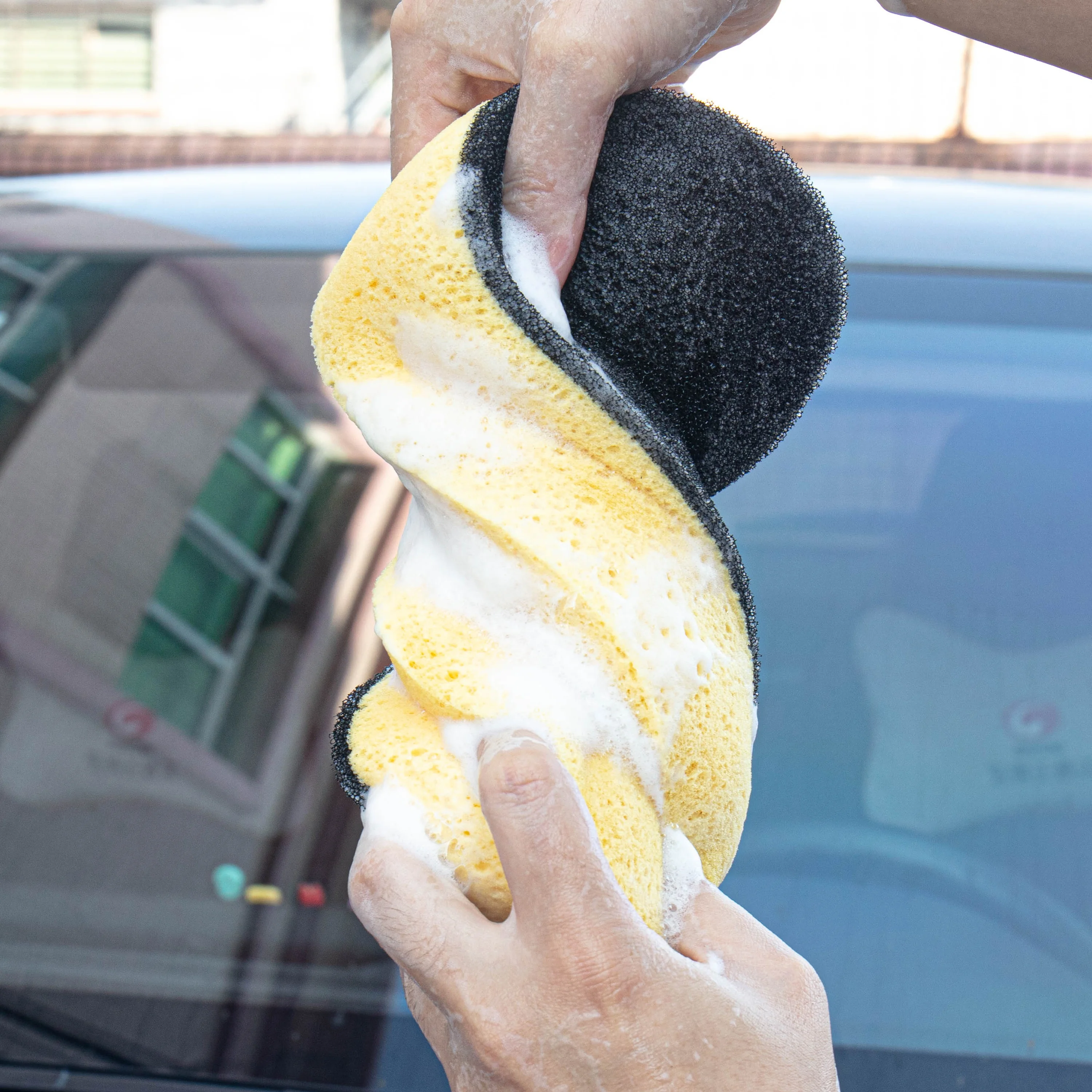 Efficient cleaning of large sponge Blocks without damaging the surface For scrubbing cars