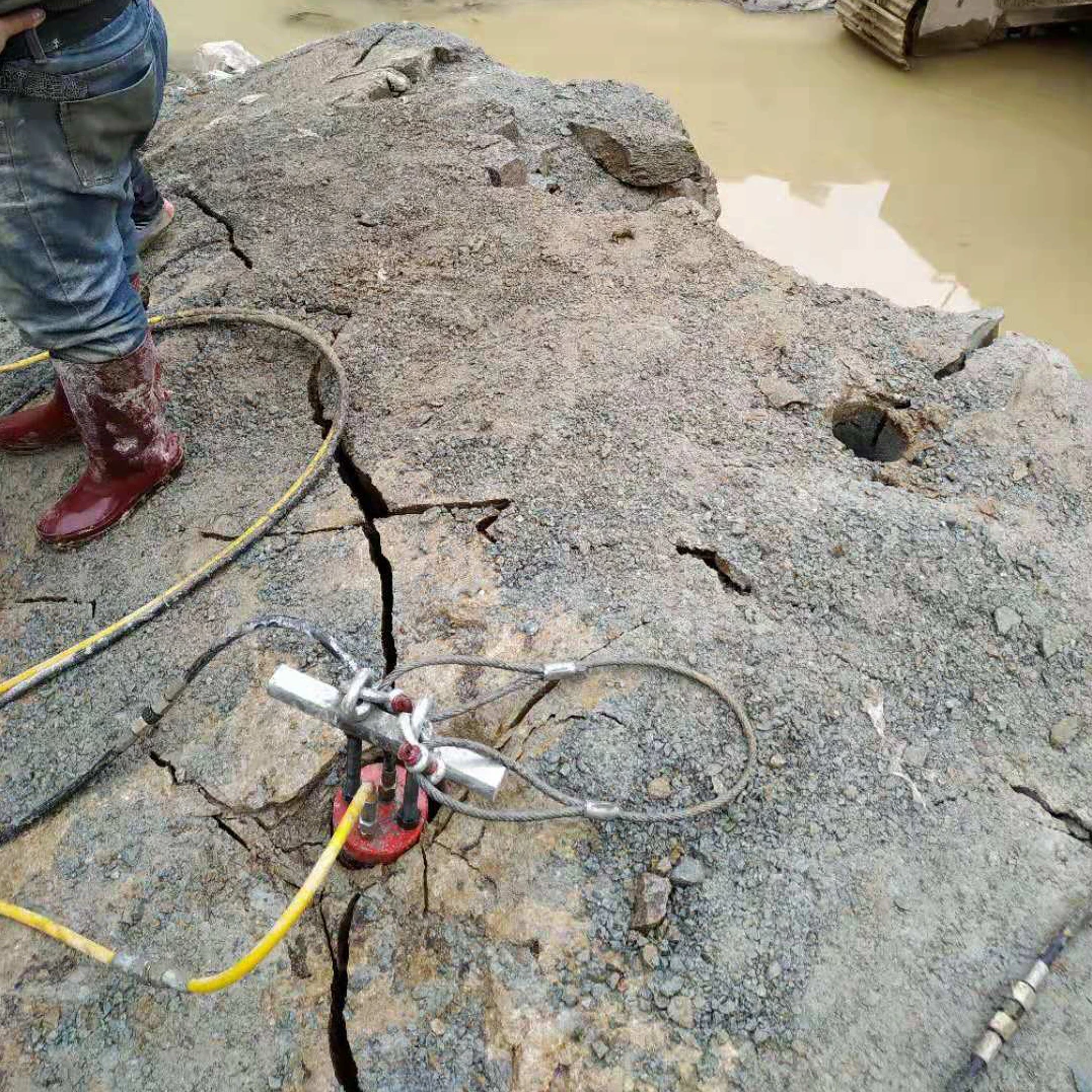 Dingli high efficient demolishing or breaking concrete block  machine,hydraulic piston rock splitter