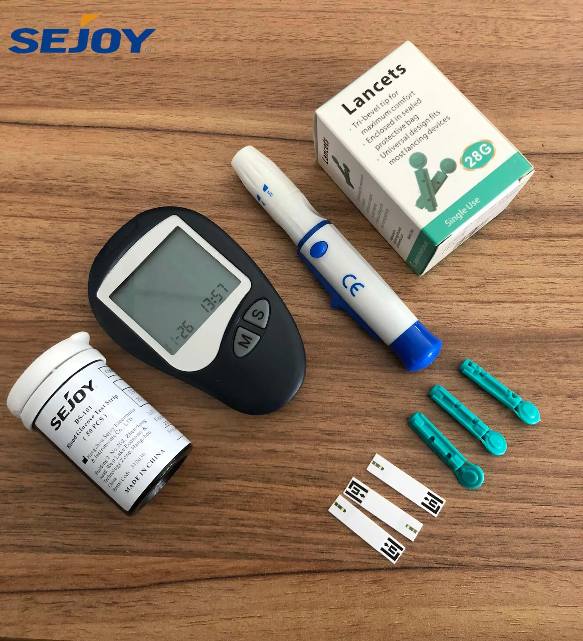 CE ISO15197 ISO13485 Electronic Blood Glucose Meter Glucometer Blood Glucose Monitor With Free Test Strips