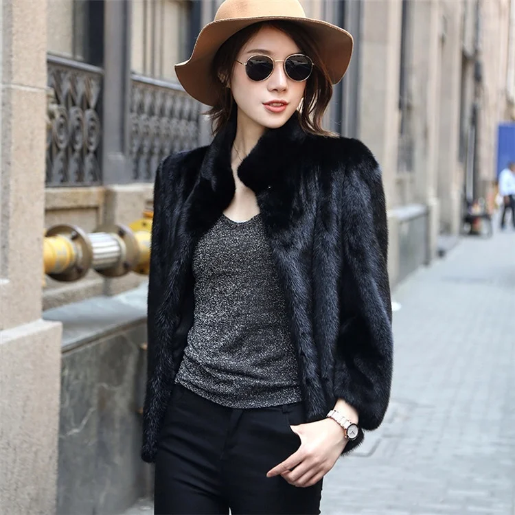 
The New Winter 2021 Danish Mink Fur 100% Black Mink Fur Whole Skin Short Mink Coat for Women 