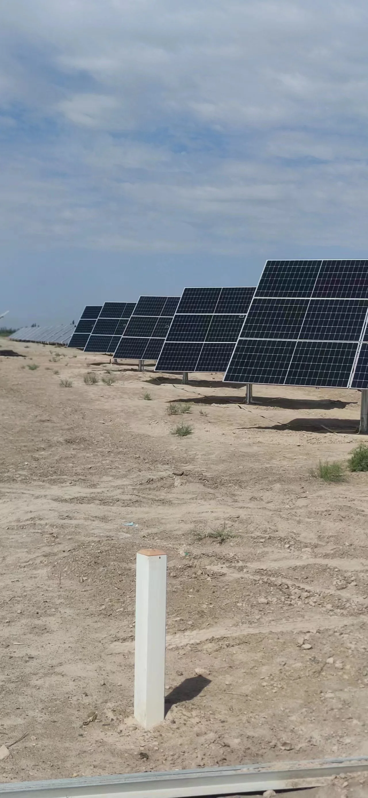 2 Axis High Efficiency Solar Tracker for Optimal Sunlight Capture and Energy Generation