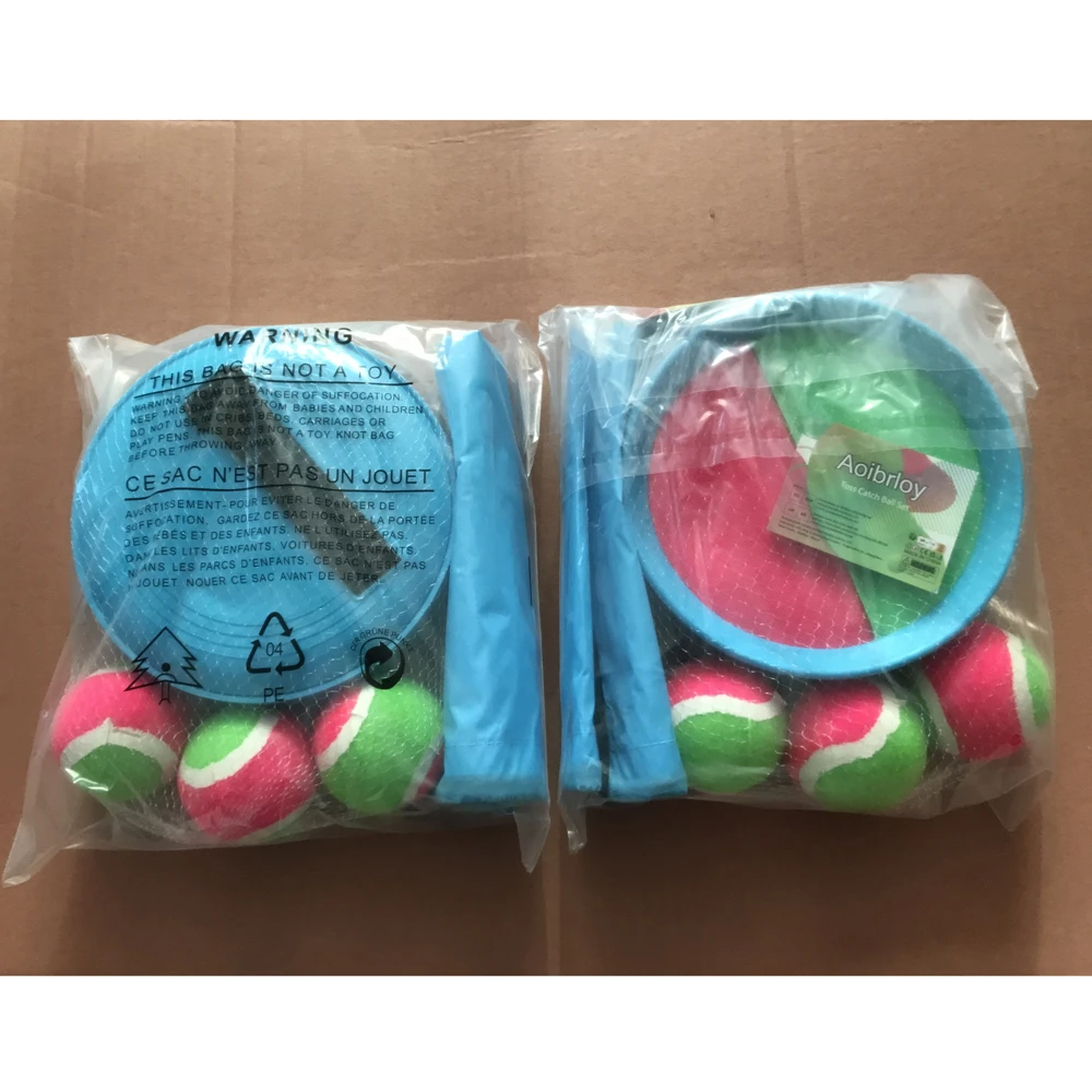 OEM plastic toss toys 6 rackets 3 balls blue color beach sporting throw game sticky paddle catch ball set hang pack