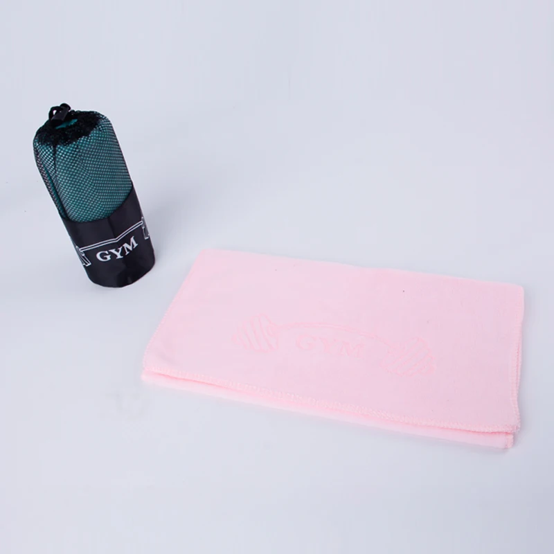Custom logo and size Gym Sports Towel Club Football Basketball Team Towel Embroidery Microfiber Towel
