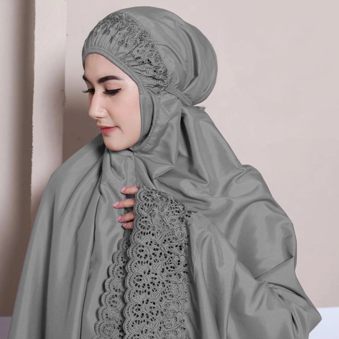 Custom Islamic Prayer set Clothes With Beautiful Rayon Embroidery For Muslim Women Prayer Set Clothes