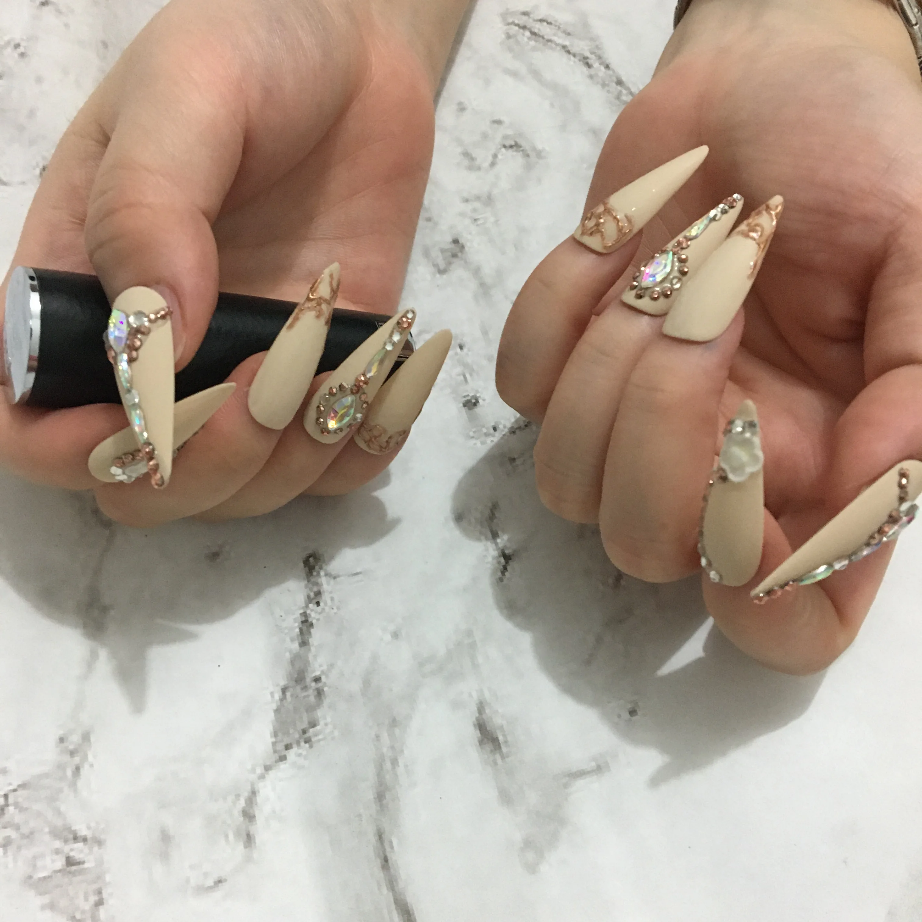 H-246, новый дизайн, оптовая продажа, ручная работа, с логотипом по индивидуальному заказу и оптовой Ложные Акриловые пресс для ногтей, для нанесения с помощью клея