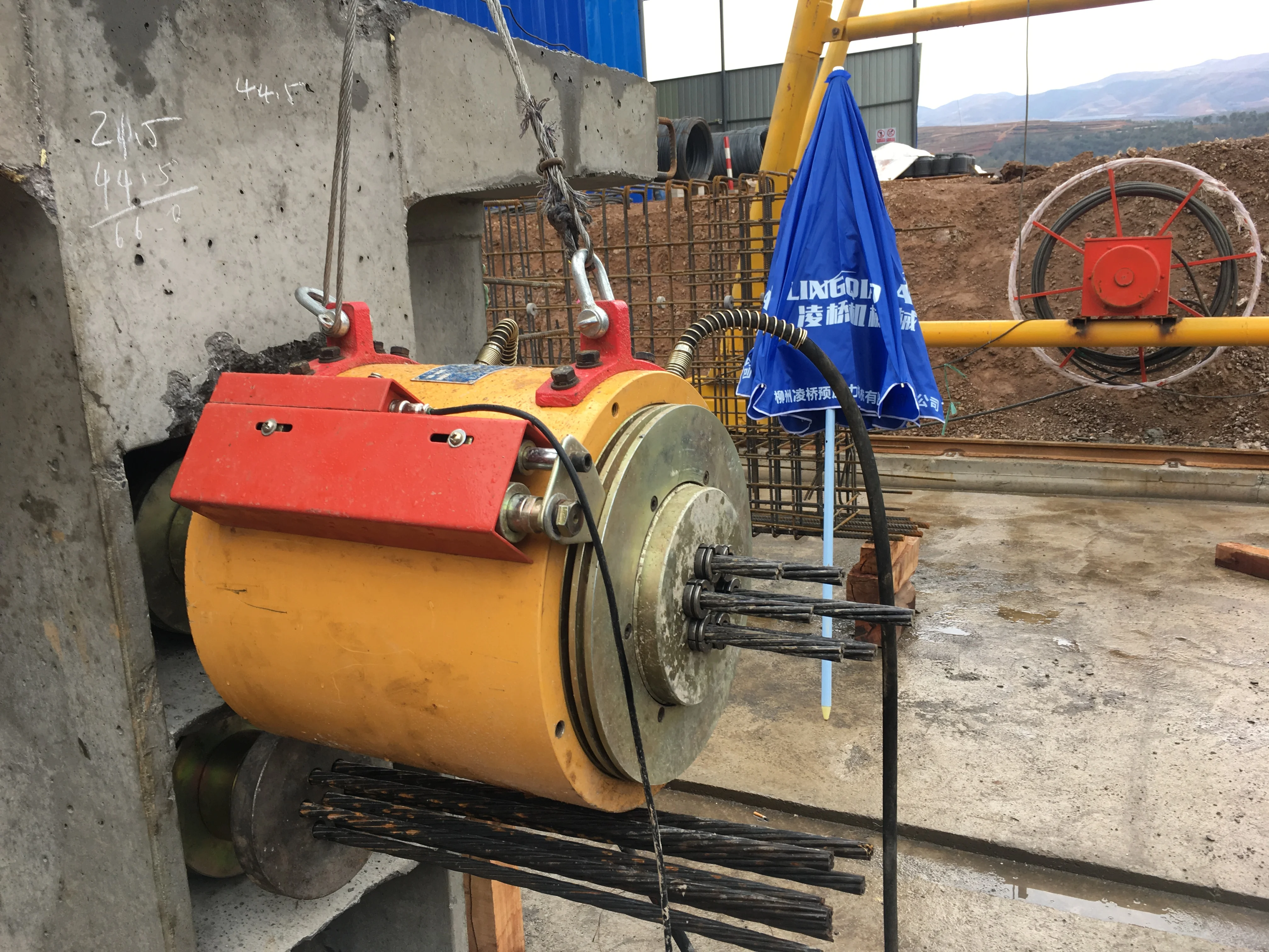 Liuzhou Lingqiao Prestressed Concrete Post Tensioning PC Steel Wire Anchor Wedges