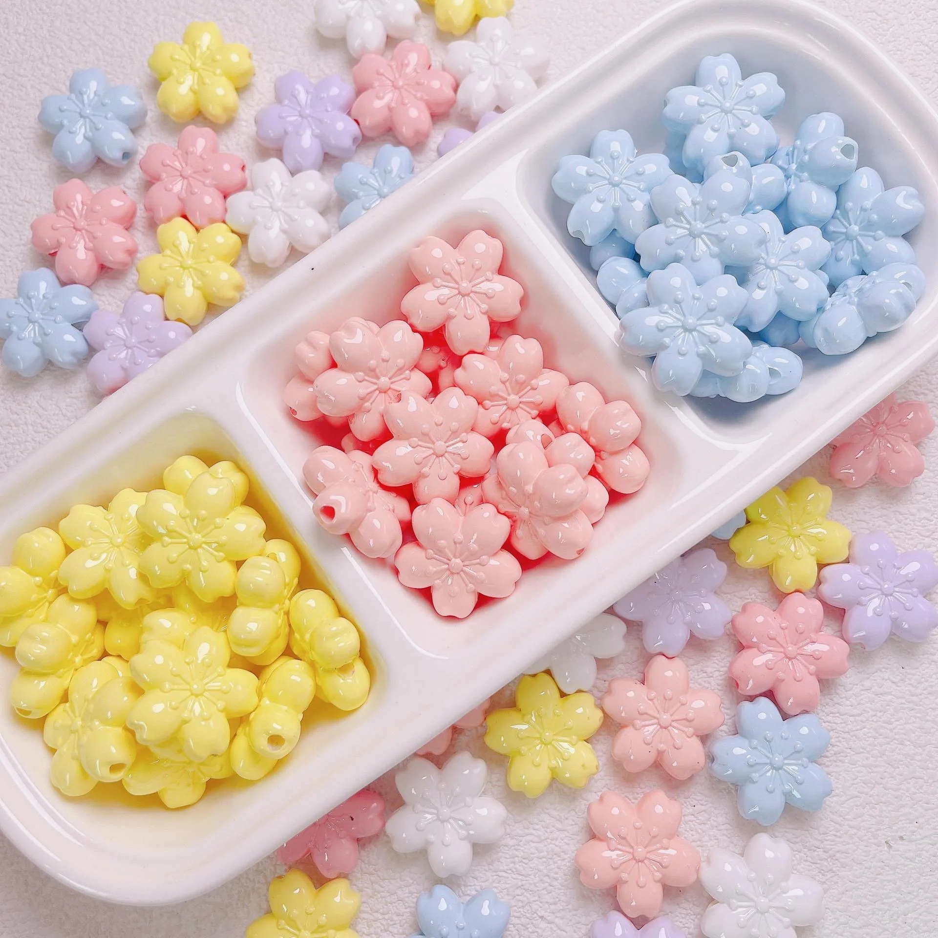 Hot Selling Acrylic Cherry Blossom Beads DIY Mobile Phone Chain Material Jewelry Making Resin Flower Beads